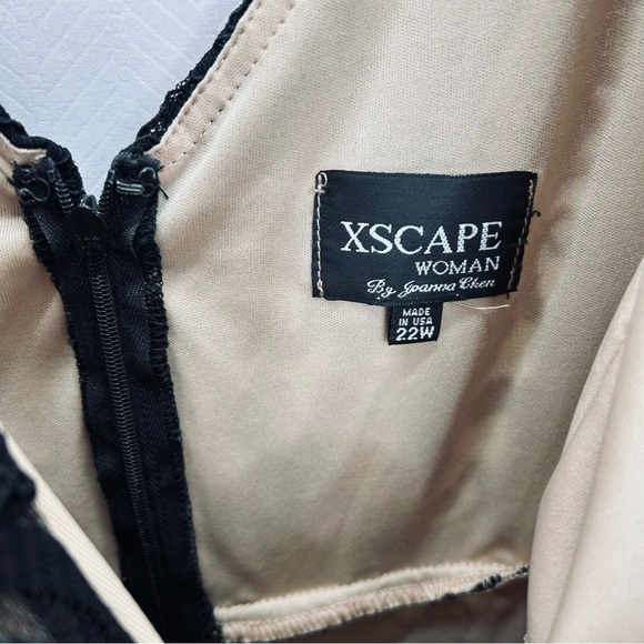 Xscape black lace sleeveless dress - Picture 3 of 6